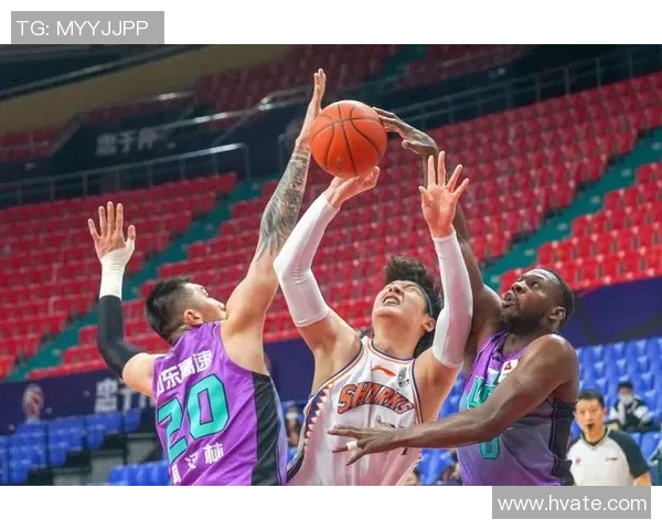 CBA季后赛山东队对阵北京队第三场精彩对决全景回顾与分析 CBA季后赛山东队对阵北京队第三场精彩对决全景回顾与分析